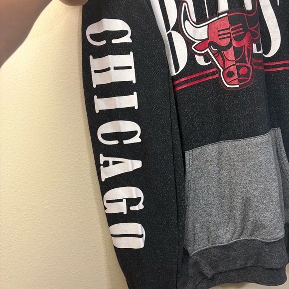 NBA Chicago Bulls Pullover Hoodie men’s XXL black, gray & red cl - Picture 5 of 8